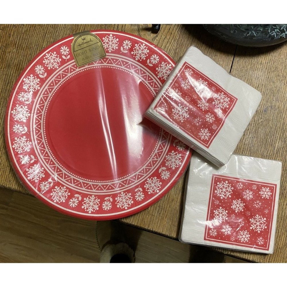Vintage Hallmark Paper Plates and Napkins Snowflake Red Christmas NEW in PACKAGE
